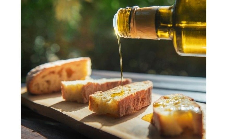 Los beneficios del aceite de oliva ecológico: una joya verde en tu cocina
