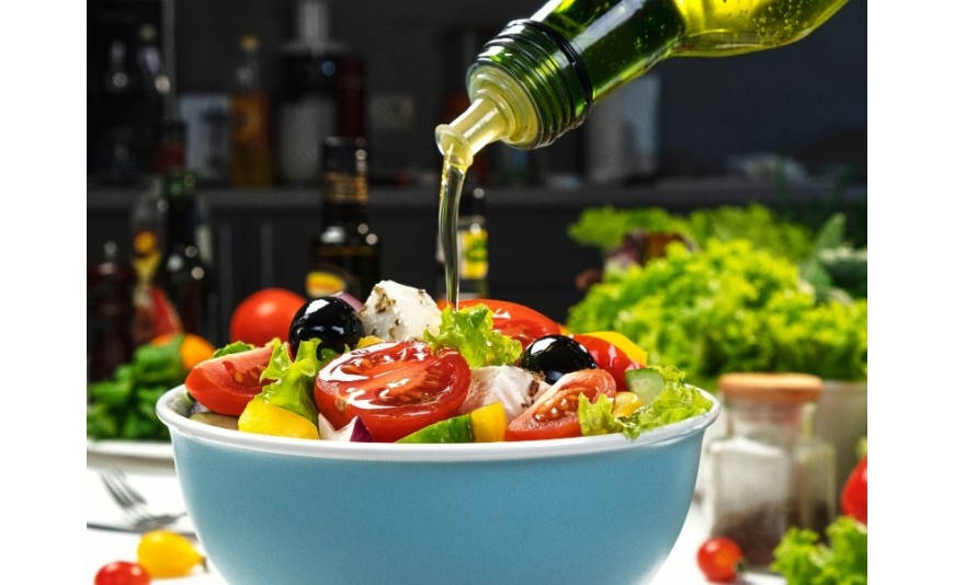 Aliños y recetas frías con AOVE: la estrella del verano en tu mesa